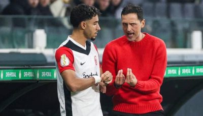 «سيرحل مثل مرموش».. مدرب فرانكفورت يتحسر على هوغو إيكيتيكي