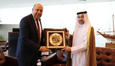 وزير الطيران يستعرض أوجه التعاون مع رئيس الإدارة العامة للطيران المدني في الكويت
