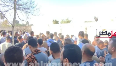 المئات من سكان طهطا يودعون طفلًا قُتل على يد سارق في بورسعيد