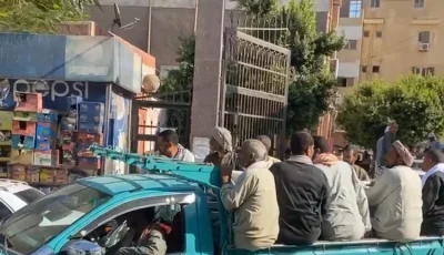 [السلطات تسمح بدفن 4 أفراد من أسرة واحدة توفوا في حادث تروسيكل بالمنيا (صور)]