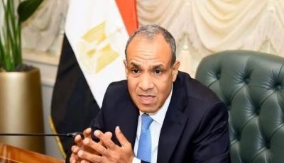 [وزير الخارجية يؤكد أهمية زيارة رئيس وزراء لبنان لتعزيز العلاقات الثنائية]