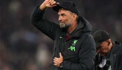 تصريح كلوب يوضح موقفه من خلافة سلوت والعودة إلى ليفربول