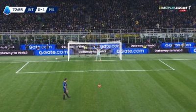 مايك مانيان يتصدي لركلة جزاء في مباراة ميلان وانتر بالدوري الايطالي