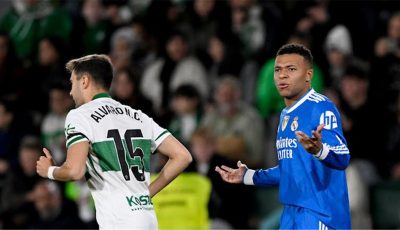 مبابي يحتج على حكم مباراة ريال مدريد وإلتشي