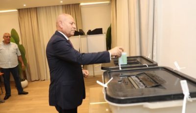 خلال تصويته بالمعادي.. محافظ القاهرة: الانتخابات تسير بسهولة ويسر