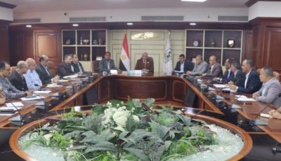 السكرتير العام لبني سويف يناقش عدداً من الموضوعات والطلبات خلال الاجتماع الدوري لمجلس إدارة مشروع المواقف