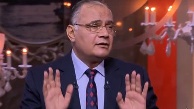 أُحيي المستشار عدلي منصور لتقي عزاء أخيه على المقابر