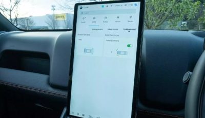 لماذا تحاول BYD التخلص من شاشاتها الدوارة في السيارات الحديثة؟