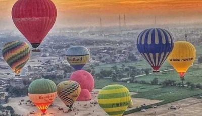 البالون الطائر يعود للتحليق فوق الأقصر بعد توقف يومين بسبب الرياح