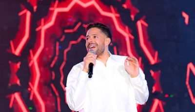 بعاصفة هتافات و«لوك كاجوال».. «حماقي» يتألق في حفل استثنائي بالإسكندرية