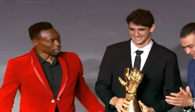 تاريخي: ياسين بونو يحطم الأرقام ويخطف جائزة أفضل حارس إفريقي للمرة الثانية!