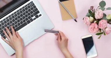 اعرف إزاى القانون ضمن حقك في التعاقد على المنتج عن بعد