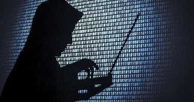 إمبراطور البث المُحرم.. كيف أسقط شاب العشرين عمالقة القنوات المشفرة بنقرة؟