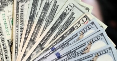 الدولار على مدار الساعة.. 49.17 سعر شراء الأخضر فى بنك المصرف المتحد