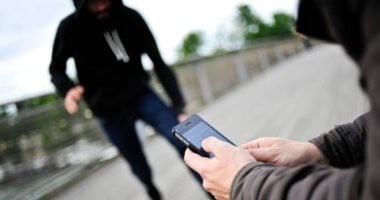 تفاصيل خطة عصابة تقودها سيدة لسرقة موظف بالإكراه فى الهرم
