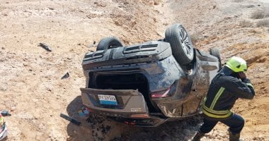 إصابة 6 أشخاص إثر انقلاب سيارة ملاكي بصحراوى البحيرة