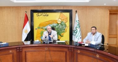 محافظ الفيوم يتابع تقنين أراضى الدولة والمتغيرات غير القانونية