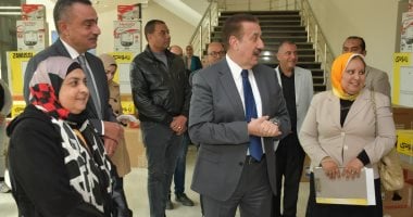 محافظ بورسعيد يسلم 70 جهاز كهربائي لـ 10 عرائس من الأسر الأولى بالرعاية
