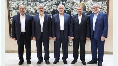 منافسة بين مشعل والحيّة.. حركة حماس تحسم هوية رئيس مكتبها السياسي الأحد