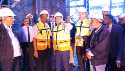الجمهورية الجديدة لا تُبنى بالكلام.. رسالة العاملين بمصانع أسوان خلال زيارة وزير العمل للمحافظة