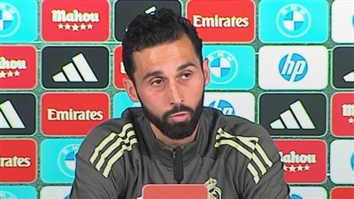ألفارو أربيلوا يرد على مبابي بعد أزمة “المهاجم الرابع” في ريال مدريد