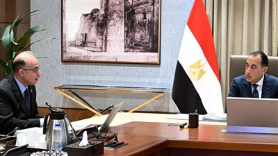 رئيس الوزراء يستعرض مع وزير الاستثمار عددًا من ملفات العمل