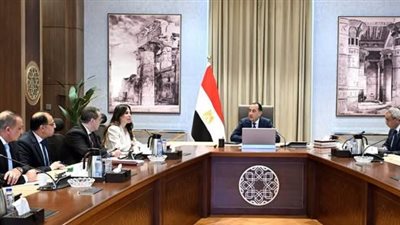 رئيس الوزراء يتابع الموقف التنفيذي وخطط التسليم والتشغيل بعددٍ من مشروعات وزارة الإسكان