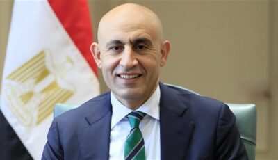 مصدر بوزارة التعليم يكشف لـ”مصر تايمز” تفاصيل الفيديو المنتشر لمحاولة اعتداء طالب على معلم