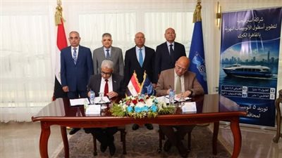 وزير النقل يشهد توقيع عقد اتفاق لبناء وتوريد 5 أتوبيسات نهرية تعمل بمنظومة الدفع الكهربائي