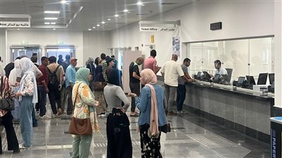 بالصور.. اقبال كبير من المواطنين على مونوريل شرق النيل