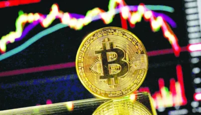 «بيتكوين» تواصل رحلة الهبوط نحو 62 ألف دولار