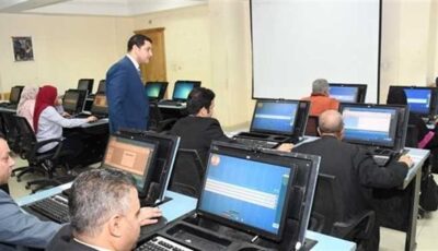كم عدد ساعات العمل أسبوعيا في قانون الخدمة المدنية وما الفئات المستحقة للتخفيض