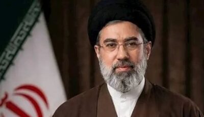 المرشد الإيراني: الوحدة الداخلية ضمان عزة إيران في مواجهة العدو الأمريكي المجرم