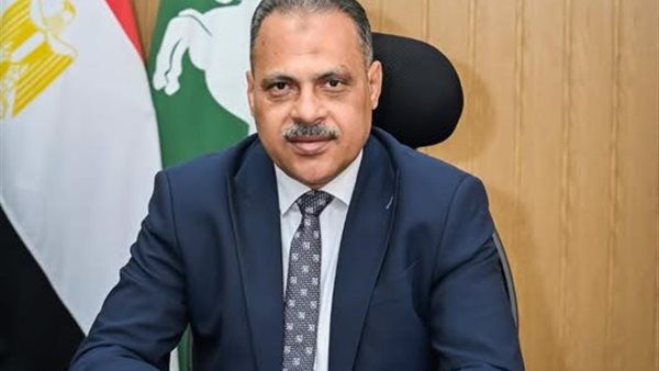 محافظ الشرقية يُهنئ الطالب عبدالله محمود الأول على الجمهورية بالثانوية العامة