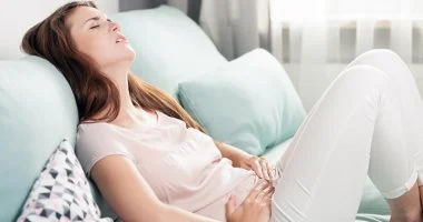 حالات صحية تزيد من حدة آلام الدورة الشهرية بعد سن الـ35.. وطرق العلاج