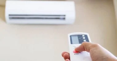 6 مشاكل تظهر على بشرتك يسببها الجلوس لفترات طويلة في التكييف