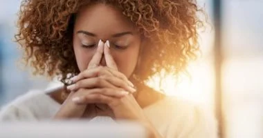 أسباب ظهور البثور داخل الأنف.. وطرق العلاج السليمة