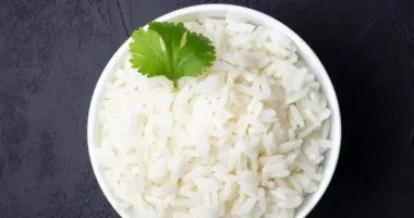ماذا يحدث لجسمك إذا تناولت الأرز يوميًا؟.. خبراء يوضحون الفوائد والمخاطر