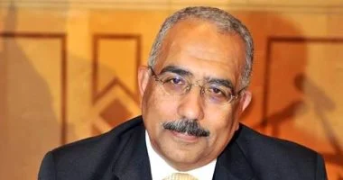 أحمد فضل شبلول بعد فوزه بجائزة الدولة التقديرية: أهديها لروح والدتى وفوزى خضر