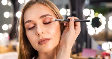 5 نصائح لوضع البرونزر باحتراف.. اتبعيها لإطلالة طبيعية