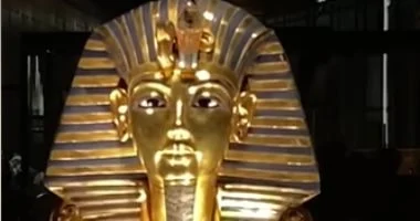 وجوه من الذهب.. لماذا غطى المصريون موتاهم بالمعدن الذى يشبه «لحم الآلهة»؟