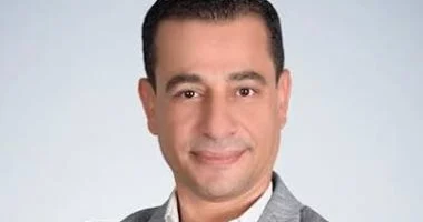 بعد تعرضه لوعكة صحية.. تحسن الحالة الصحية لهشام عطوة رئيس قصور الثقافة