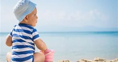 ازاى تجنبى طفلك الرضيع متاعب الصيف.. استشارى يقدم روشتة سهلة التنفيذ