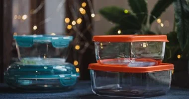 10 أشياء احذرى تخزينها فى عبوات بلاستيكية لضمان سلامتها لفترة أطول