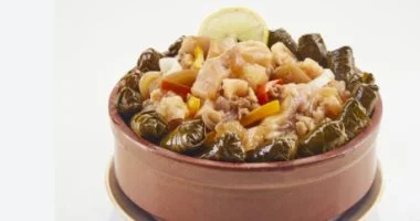 طريقة عمل طاجن ورق العنب بالكوارع