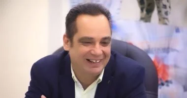 الناقد أحمد حسن عوض يكتب: بشير رفعت يؤدى خياناته بأمانة