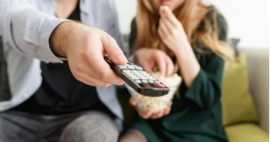 الإفراط فى مشاهدة التليفزيون يصغر الدماغ.. دراسة توضح