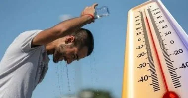 صحتك بالدنيا.. نصائح لمرضى الضغط فى موجة الحر وعلامات للجفاف لا تهملها