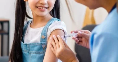 حقن هرمون النمو لطفلة صينية تشعل جدل قصر القامة.. الأطباء: تصرف بروشتة طبية