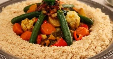طريقة عمل الكسكسى المغربى بالخضروات على أصوله فى البيت